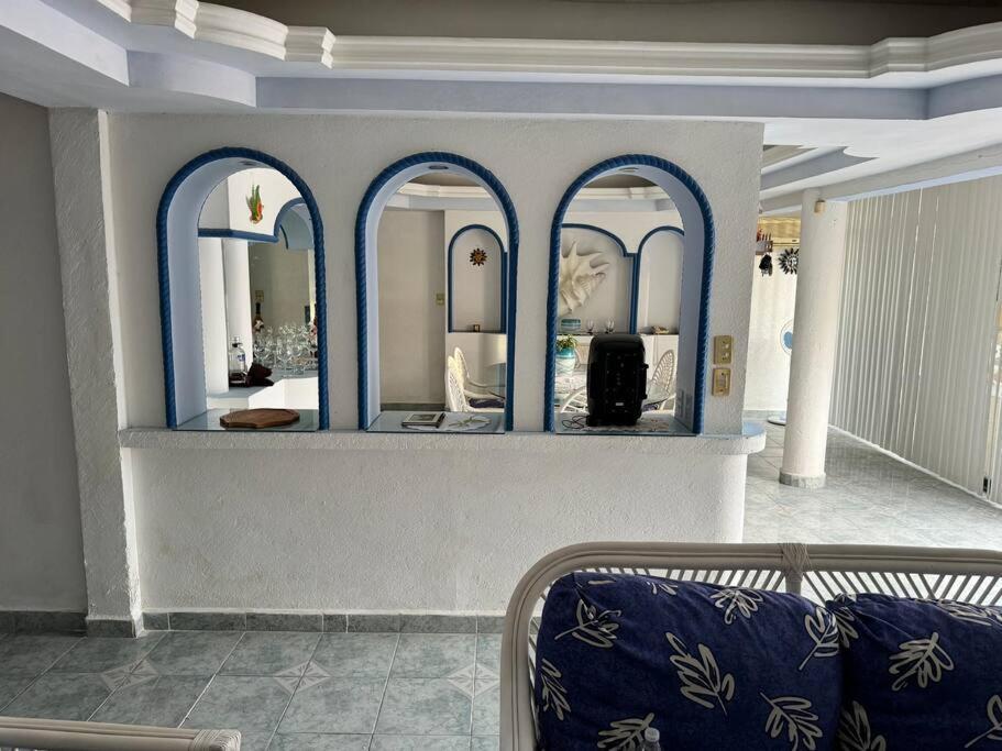 Blue Coast With Pool And Ocean View 10 To 35 P Villa Acapulco Exterior photo
